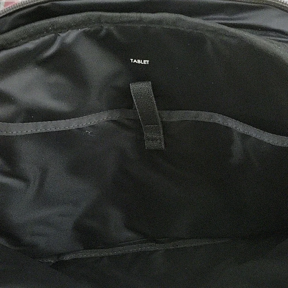 NWT Genius Pack Olive Green Seat Back Tray Bag